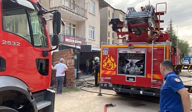 Elazığ’da çatı yangını