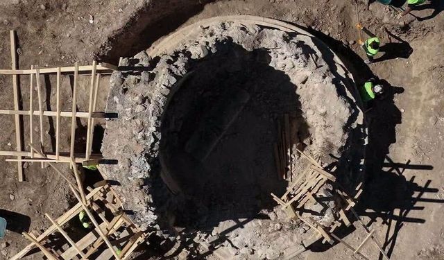 Kemah'ta tarihi Sultan Melik Türbesi'nde restorasyon çalışması başlatıldı