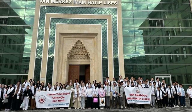 Van Anadolu İmam Hatip Lisesinden TEKNOFEST'e 100 kişilik katılım