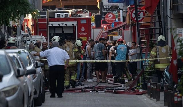 Bakırköy’de bir otelde çıkan yangında 12 kişi yaralandı
