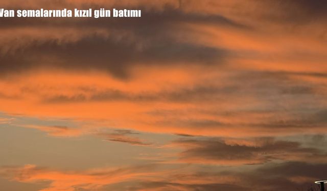 Van semalarında kızıl gün batımı