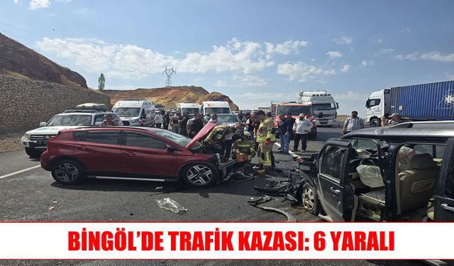 Bingöl’de otomobil ile hafif ticari araç çarpıştı: 6 yaralı
