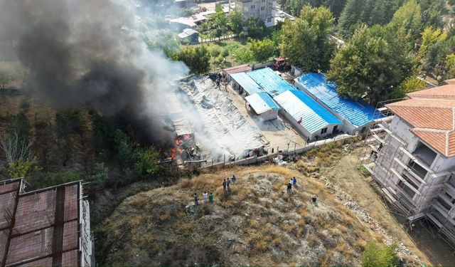 Malatya'da şantiyede işçilerin kaldığı konteyner yandı