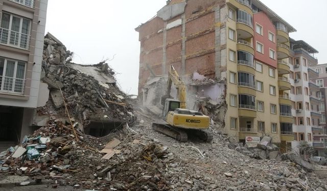 Malatya merkezli 7 ilde yıkım operasyonu: 14 tutuklama