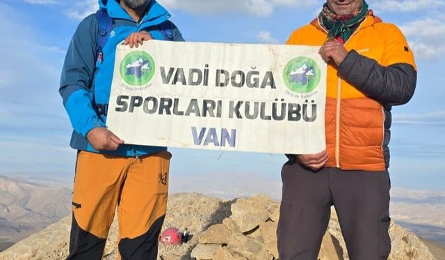 Van'da 3 bin 600 rakımlı İspiriz Dağı'na zirve tırmanışı