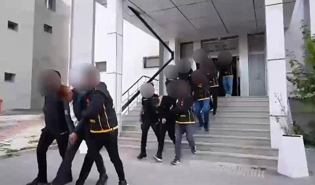 Van'da 2.3 milyar TL’lik şüpheli para hareketi tespit edilen 11 kişi tutuklandı