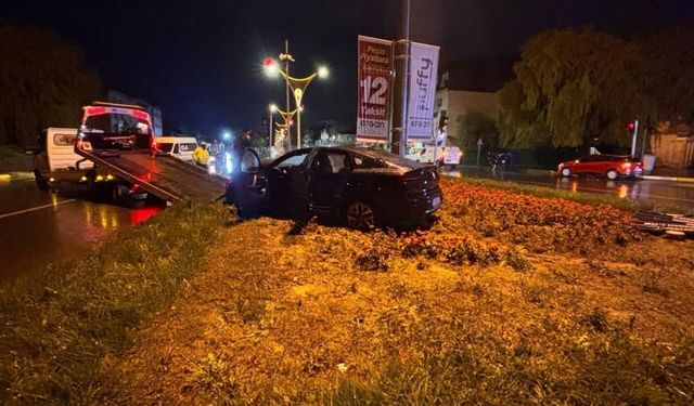 Erzincan’da trafik kazası: 3 yaralı
