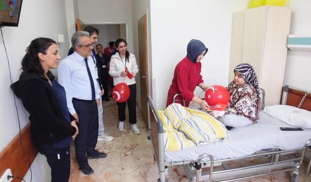 Minik hastalara 29 Ekim sürprizi