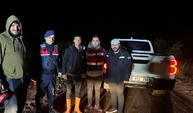Dağlık alanda mahsur kalan çoban ve 200 küçükbaş hayvan kurtarıldı