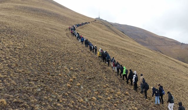 Palandöken’in zirvesinde Cumhuriyet coşkusu