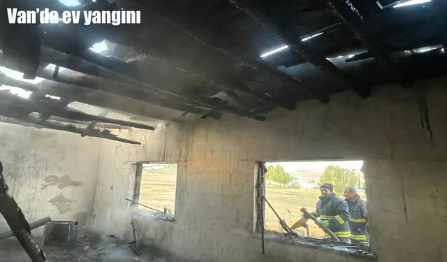 Van'da ev yangını