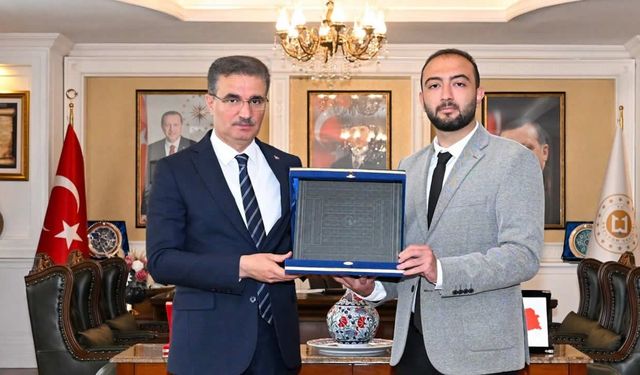 Genç Ahi’den Ahilik kültürünü yaşatan anlamlı takdim