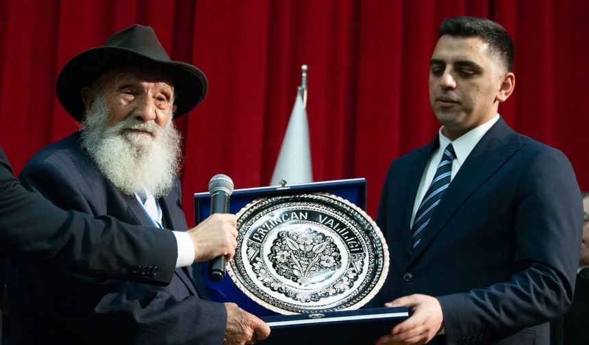 Erzincan’da 96 yaşındaki alevi dedesi Ahmet Uğurlu’ya anlamlı vefa gecesi