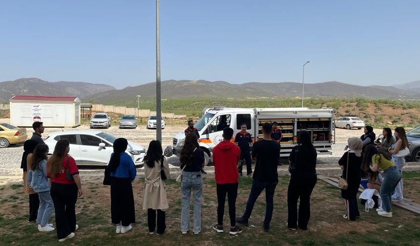 Munzur Üniversitesi'nden afet farkındalığına örnek organizasyon