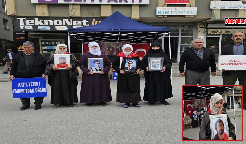Muş’ta aileler evlatlar nöbetine devam ediyor