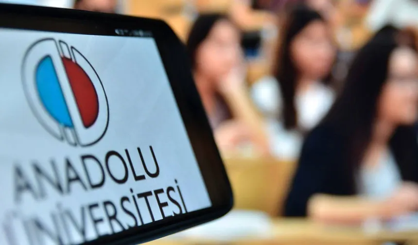AÖF Yaz Okulu Kayıtları Başladı! Sınav Tarihleri, Ücret ve Ders Seçimi Detayları Belli Oldu!