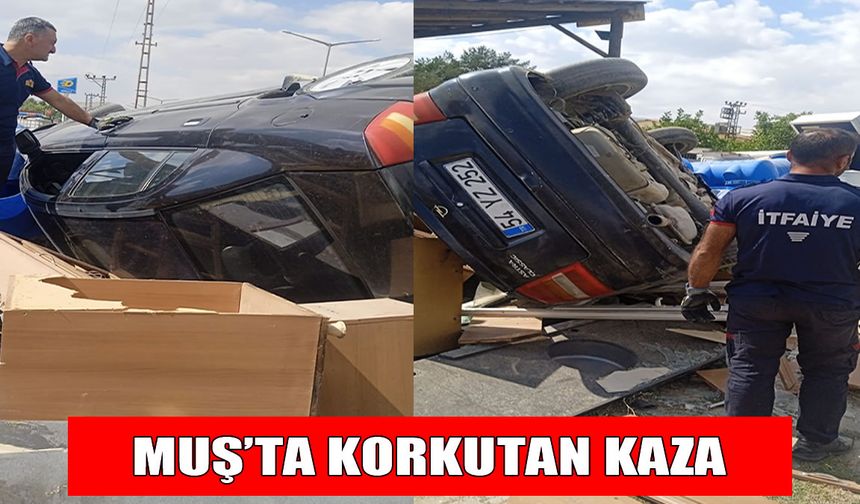 Muş’ta kaldırıma çarpan otomobil yan yattı