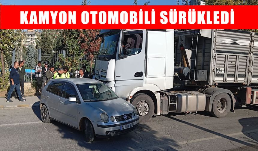 Muş’ta korku dolu anlar: Kamyon otomobili sürükledi!