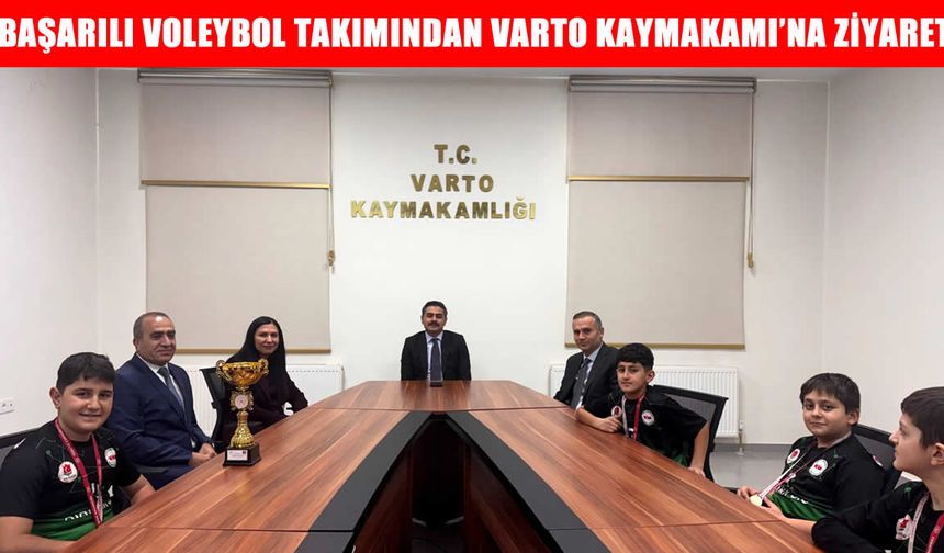 Varto Kaymakamı Işık, şampiyon öğrencileri ağırladı