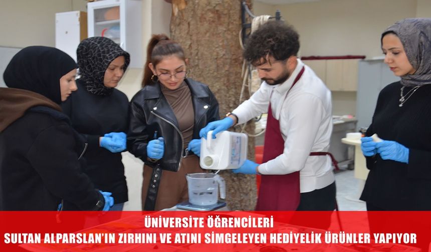 MAUN’da öğrenciler Sultan Alparslan'ın zırhını ve atını simgeleyen hediyelik ürünler yapıyor