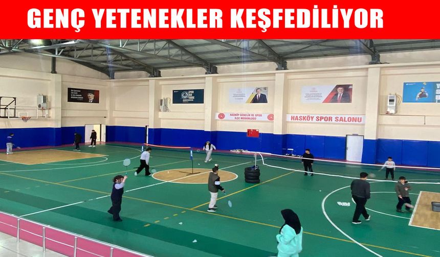 Hasköy'de gençlerden badmintona yoğun ilgi