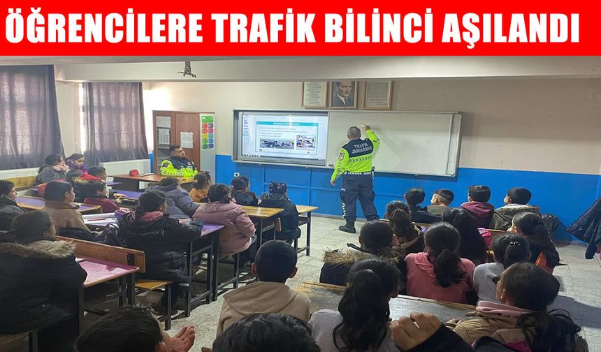 Muş’ta köy okulu öğrencilerine trafik eğitimi