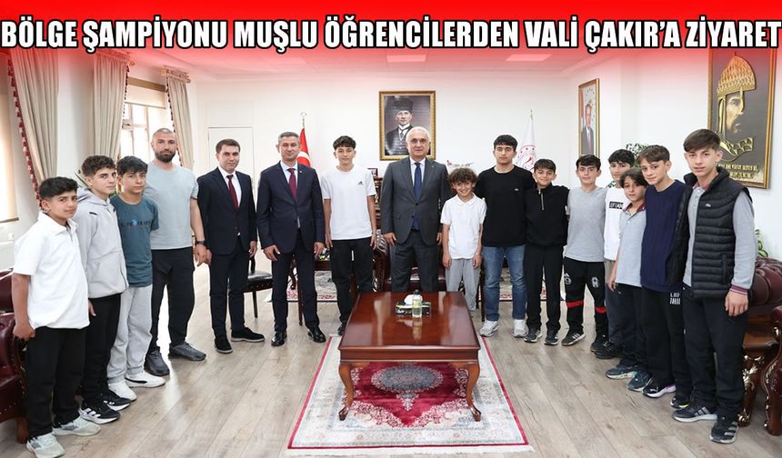 Muşlu genç futsalcılardan Türkiye finalleri öncesi Vali Çakır’a ziyaret