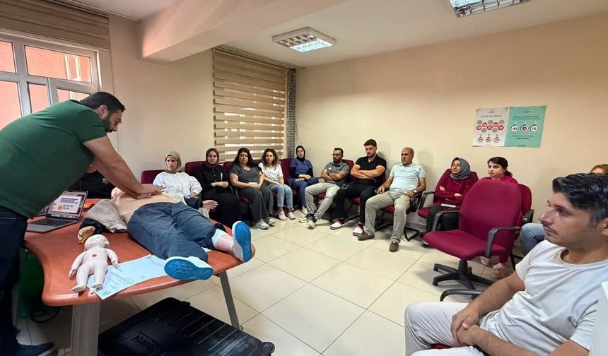 Palu’da hastane personeline CPR eğitimi verildi
