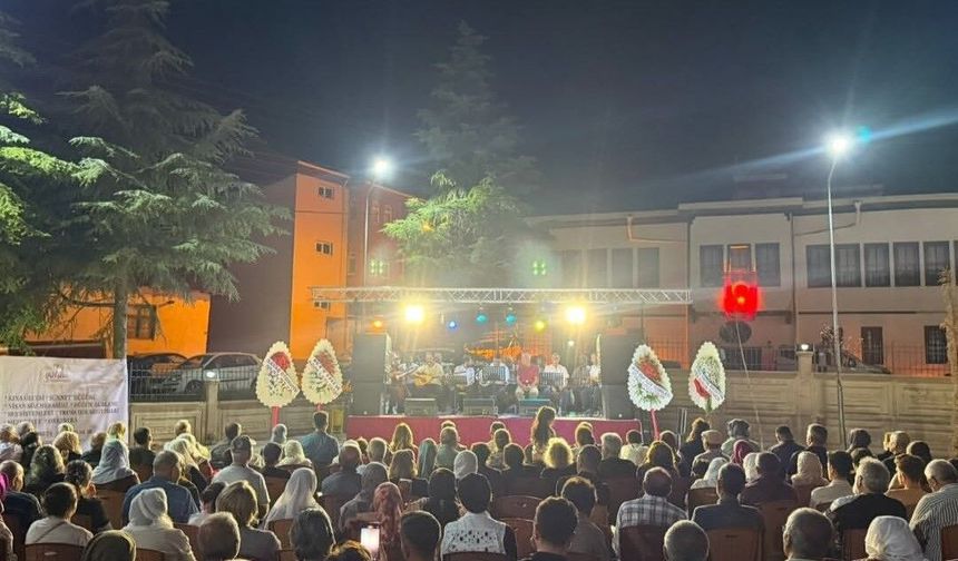 Ağın’da Vatandaşlar Türkü Şöleninde Buluştu