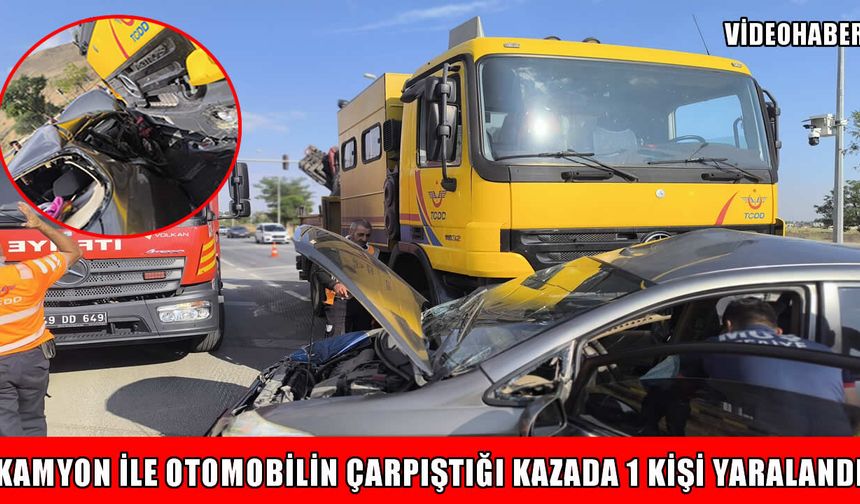 Muş-Bitlis Karayolu'nda kamyon ile otomobil çarpıştı: 1 yaralı