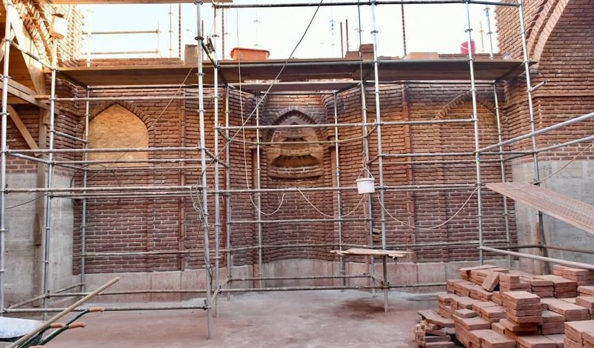 800 yıllık Camii’nin restorasyonu devam ediyor