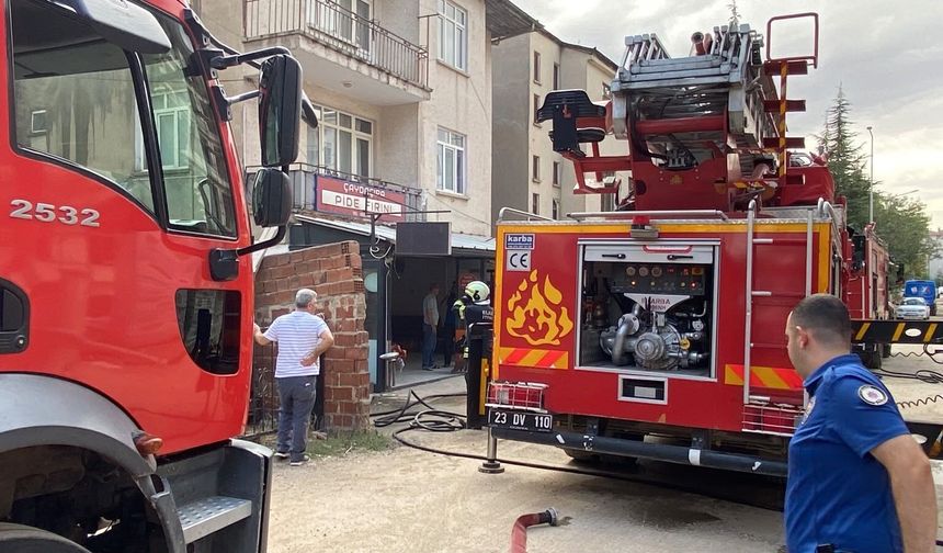 Elazığ’da çatı yangını