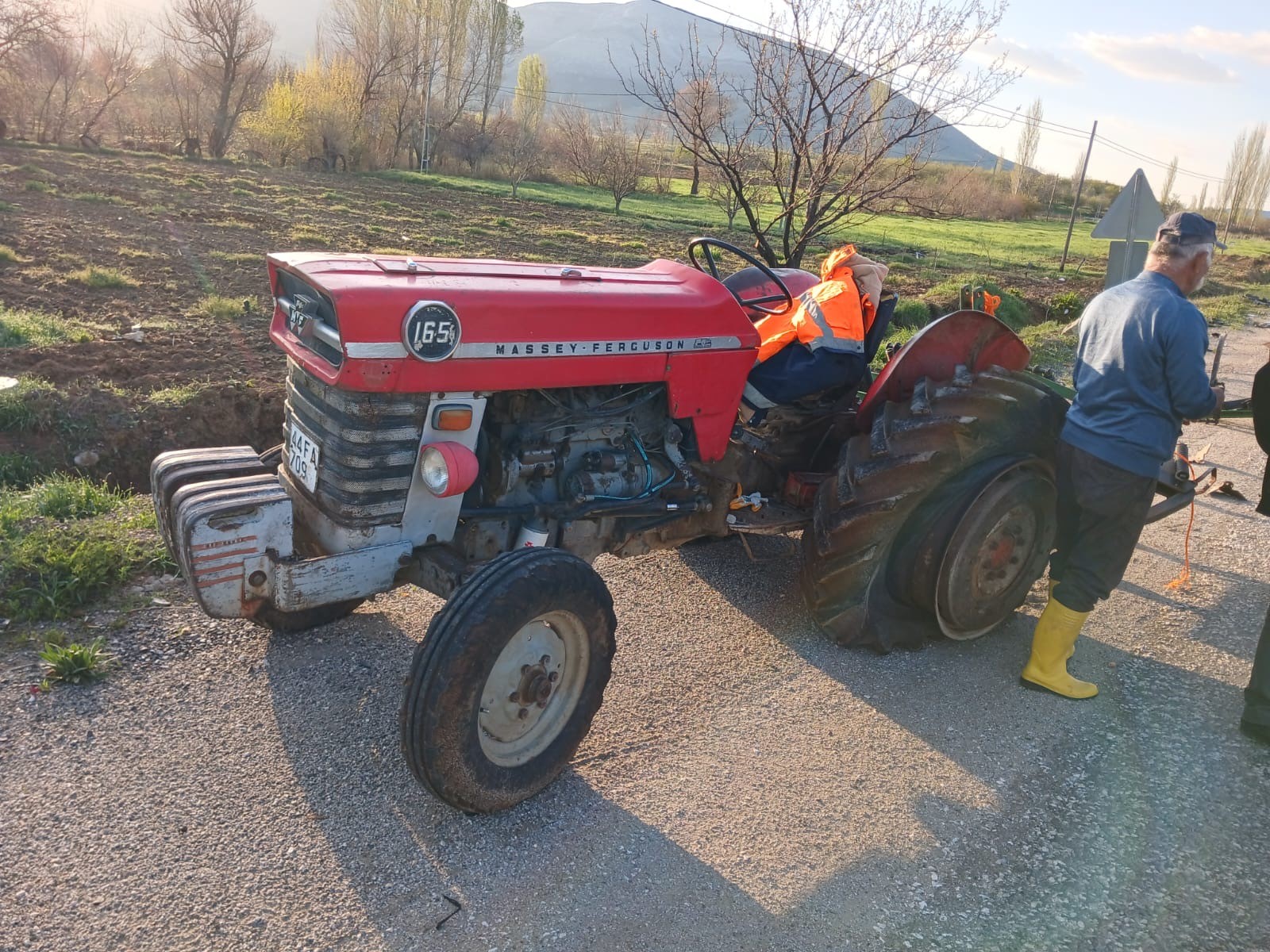 A W446870 04