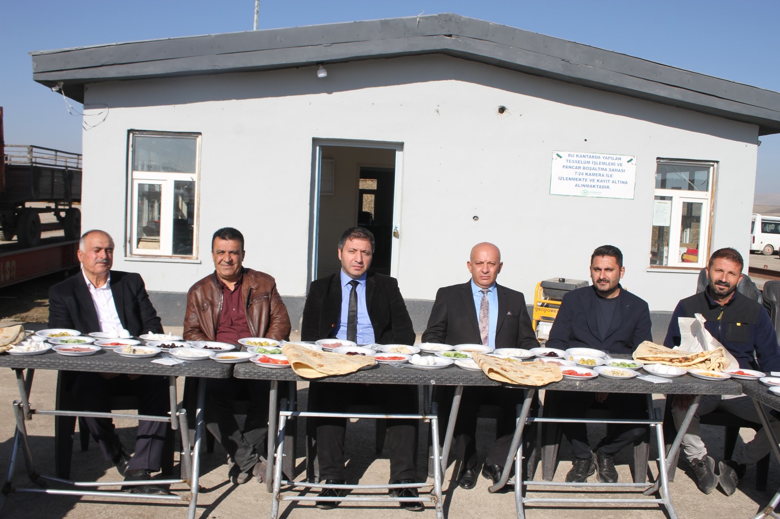 9885787E02434D628Cca1A2F5Aeb37B5