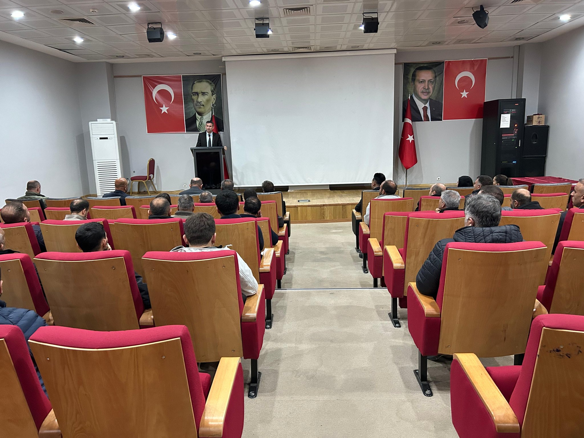 G6L Uc8I X U A At J Ft