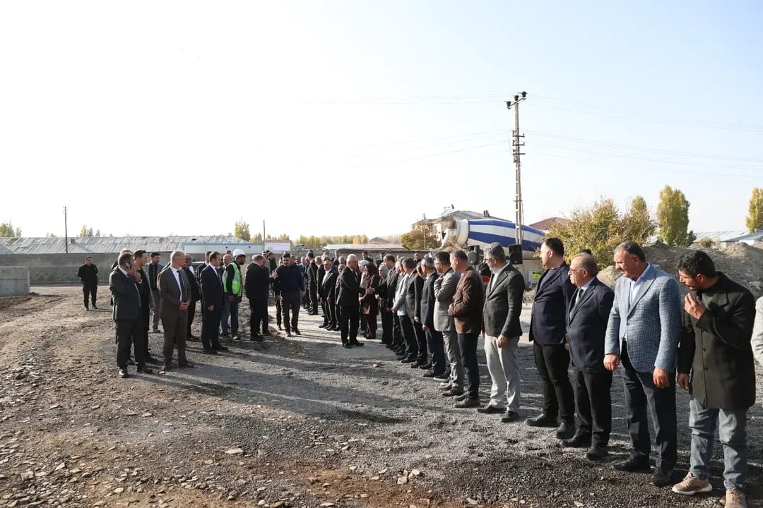 I M G 20251107 W A0123