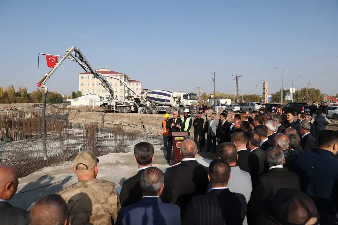 I M G 20251107 W A0126