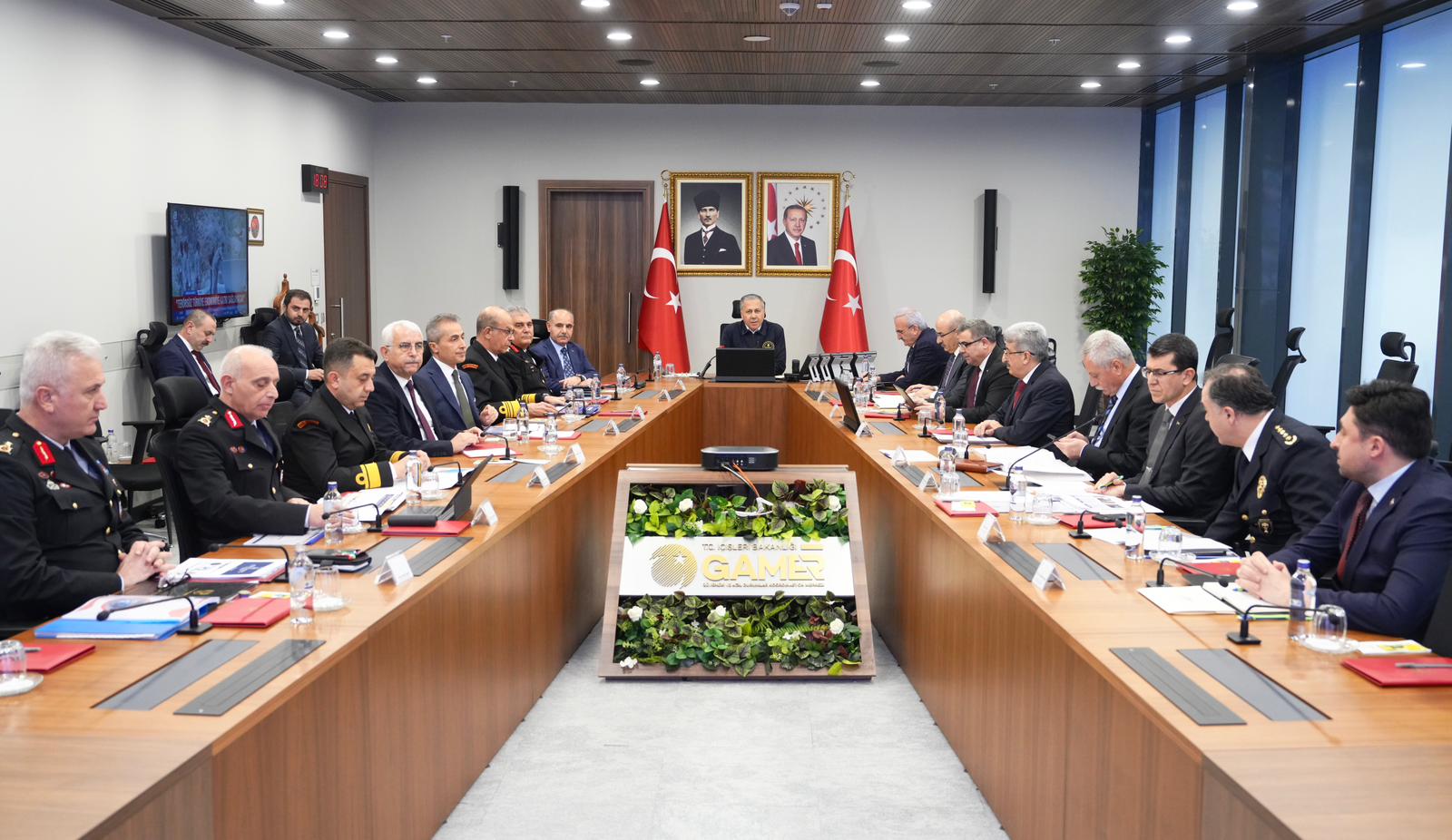 G8Y Xa Nc W U A Eh Fcy