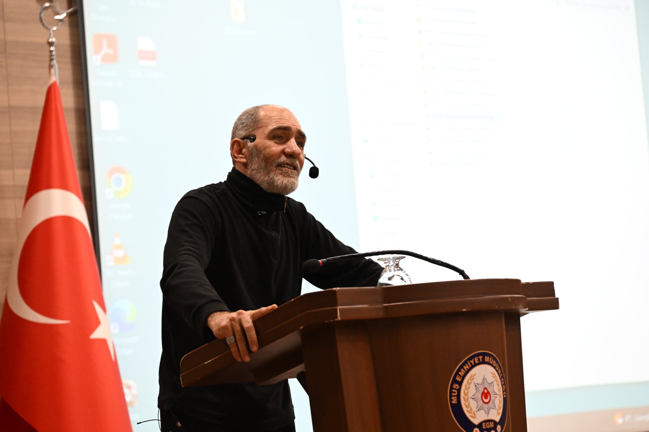 G9 Gj D6L W E A A Gk Qi