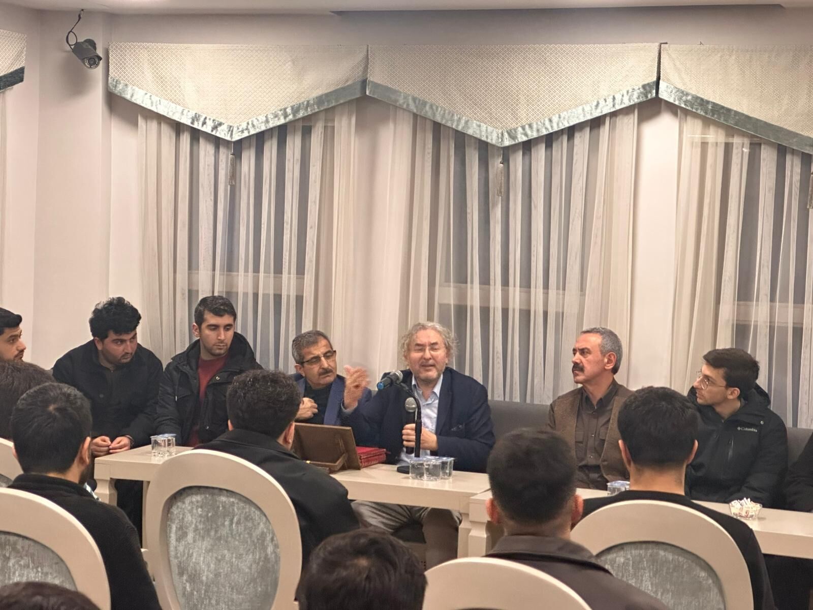 377D35Ce Ea70 407D 8264 3Fcbfff7Af78