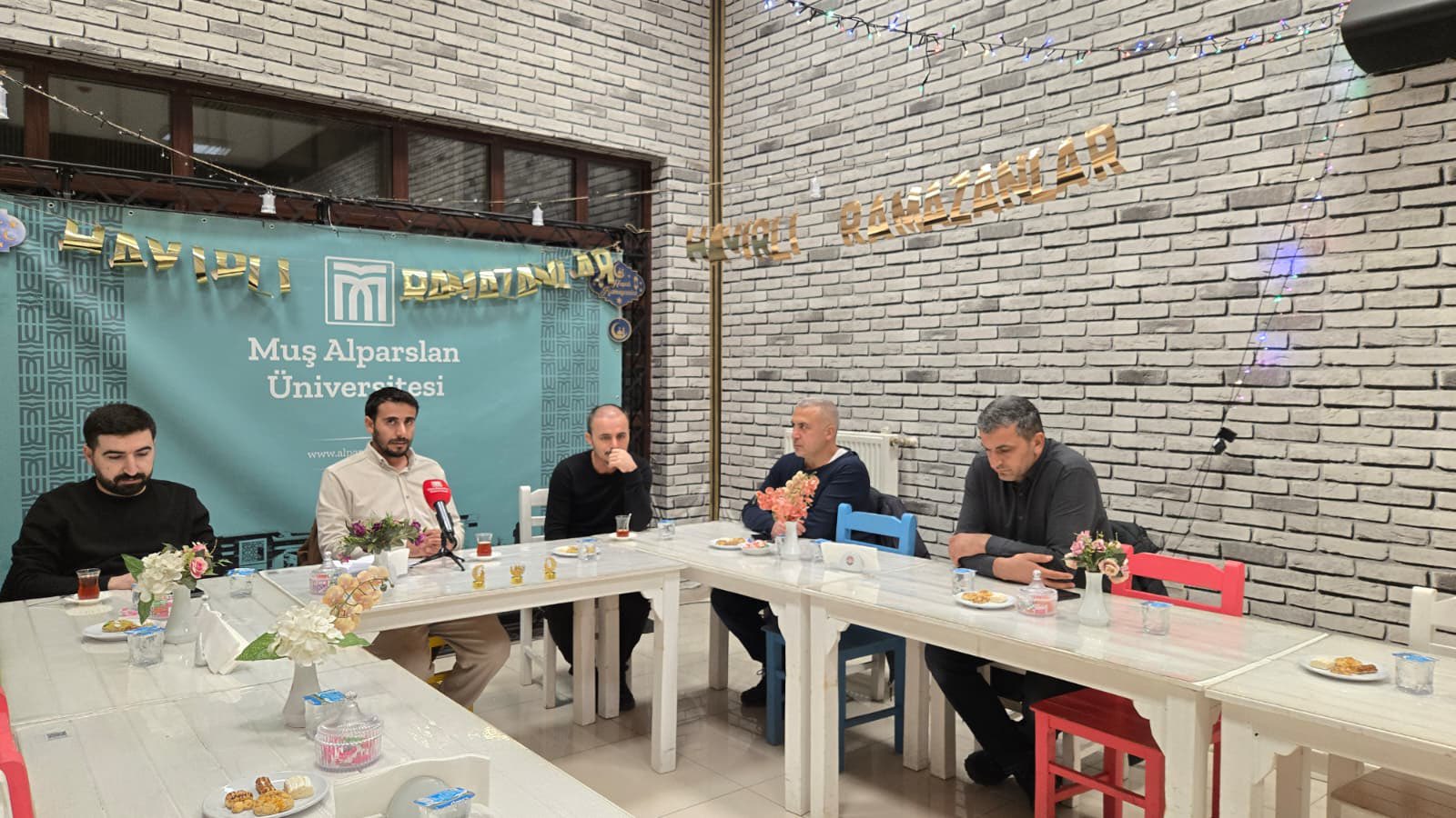 H Bw R E E G W U A E1 Z7