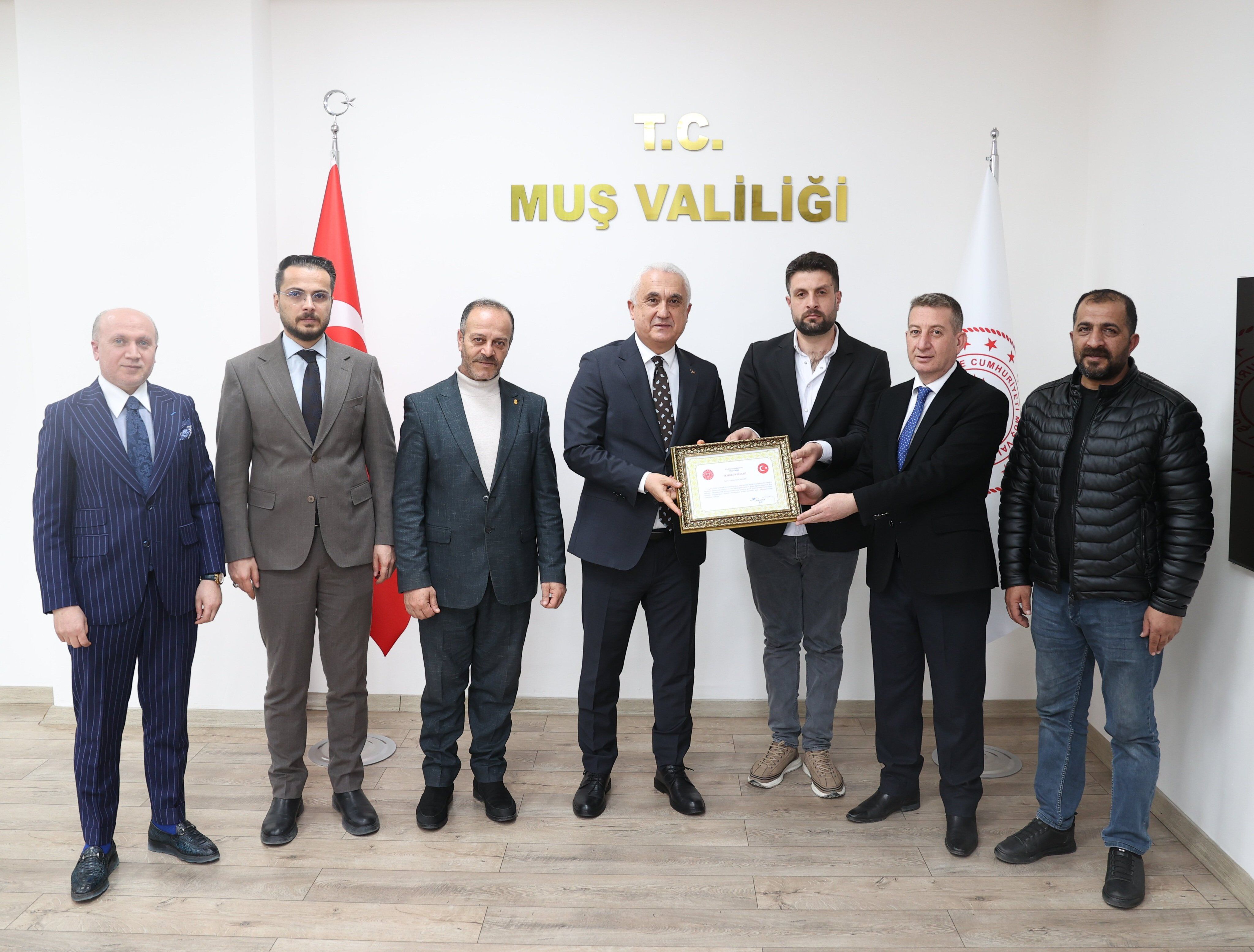 H C Aq Cv Z Ww A A H24E