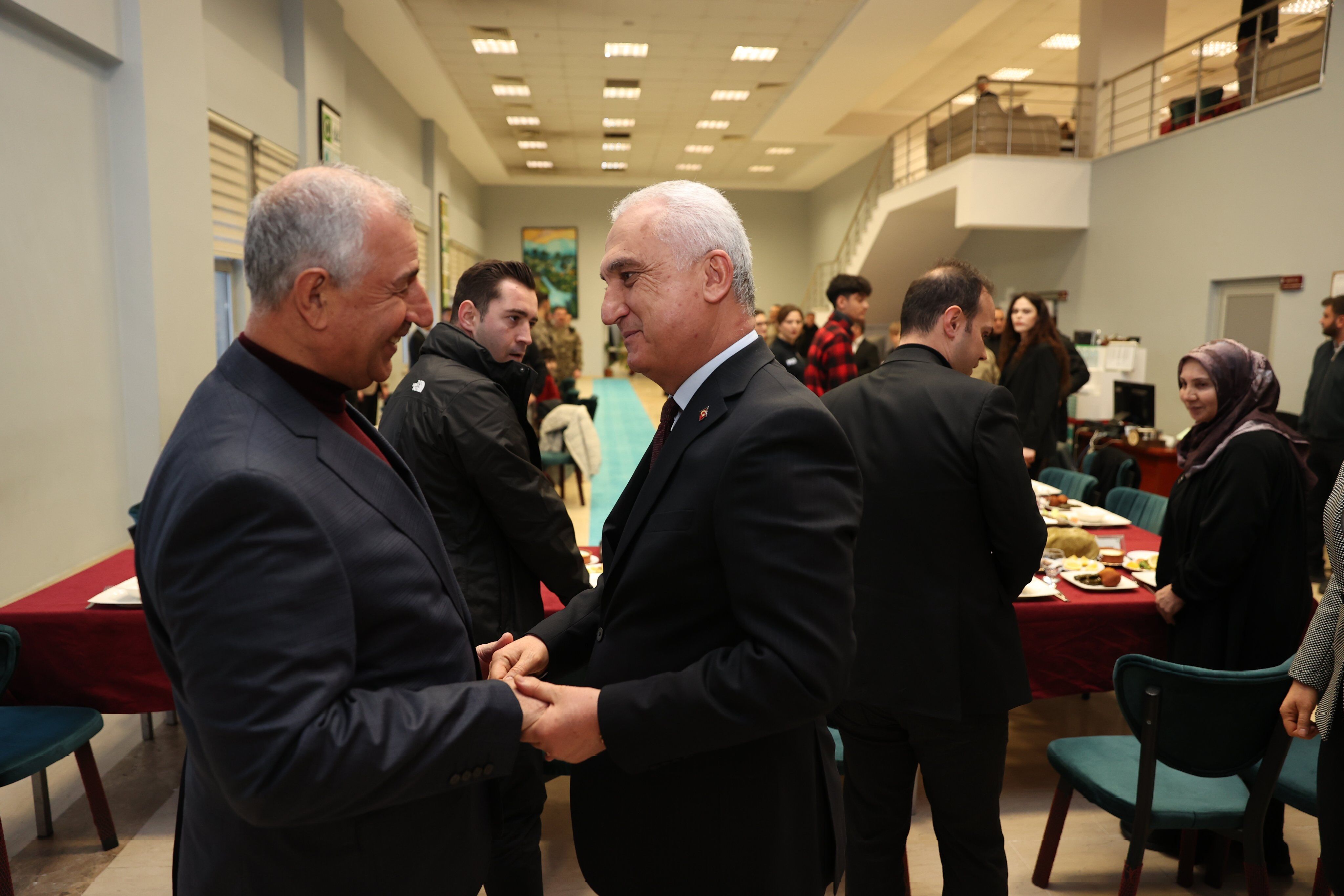 H C Lmxvx X I A A0Mm G