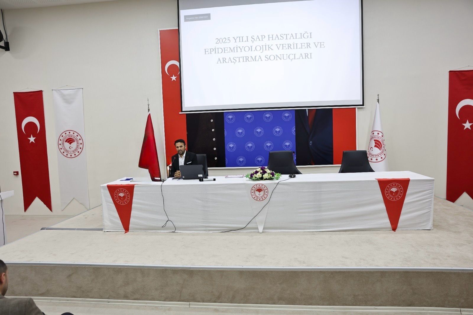 H Dm P7 B G X Y A Az V By