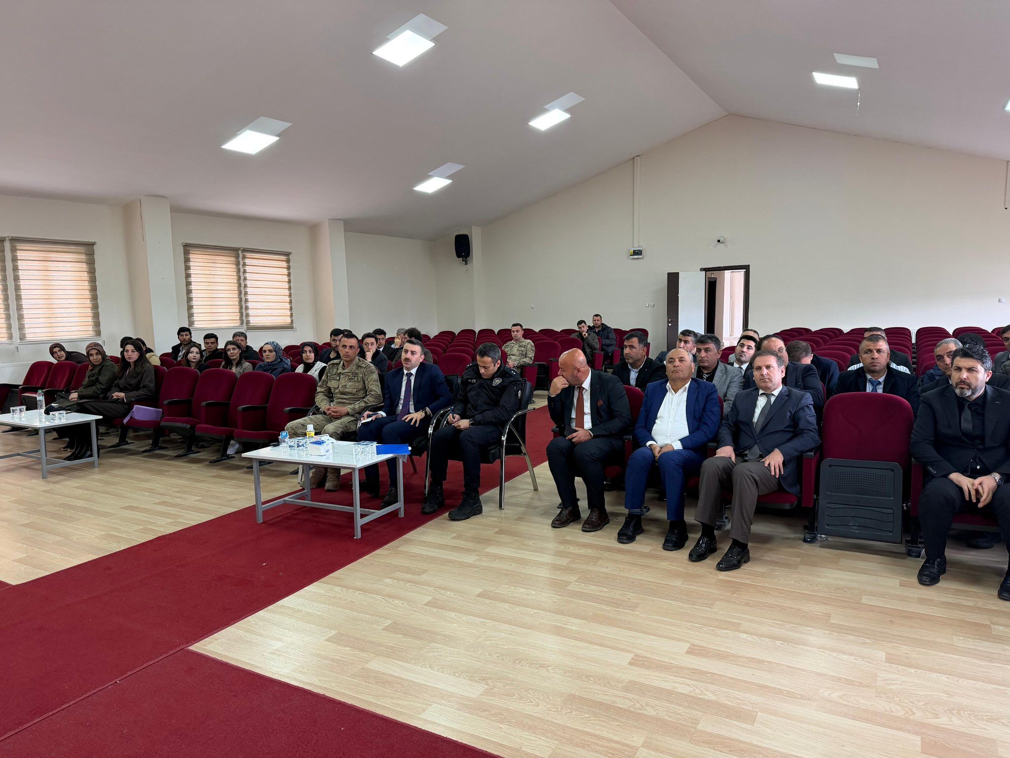 H G X K R M1 Xw A A92 Du