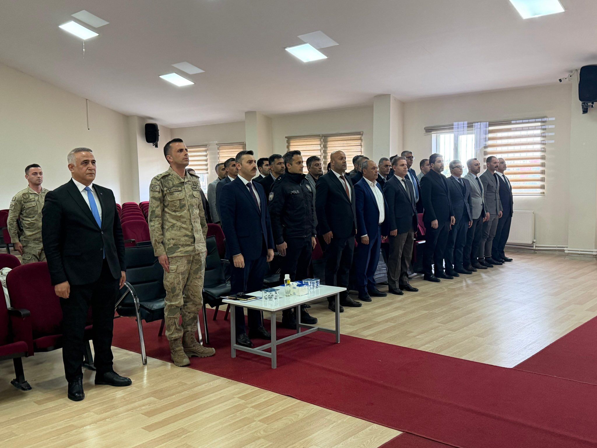 H G X K R Nl Xk A A W5 L U