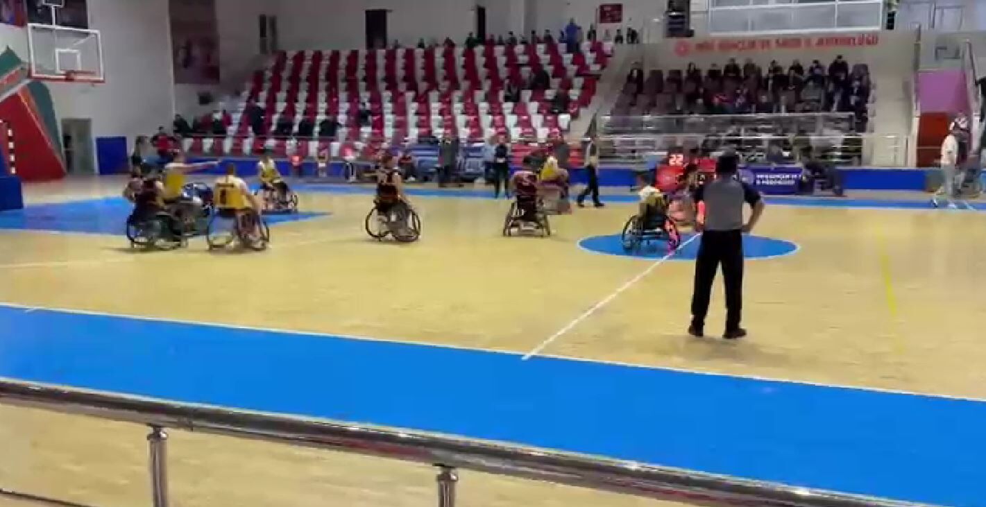 T Y G F R E T Y H U J