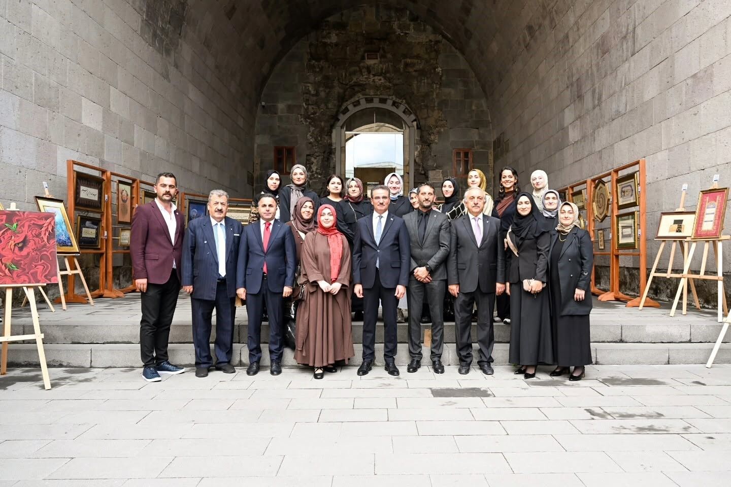 Erzurum’un kadim izleri Çifte Minareli Medrese’de sanatseverlerle buluştu