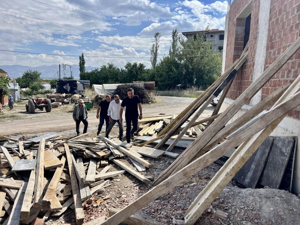 Cami inşaatı devam ediyor