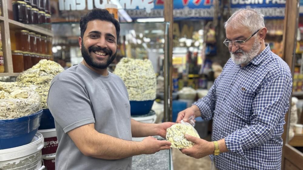 Otlu küp peyniri tezgâhlardaki yerini almaya başladı